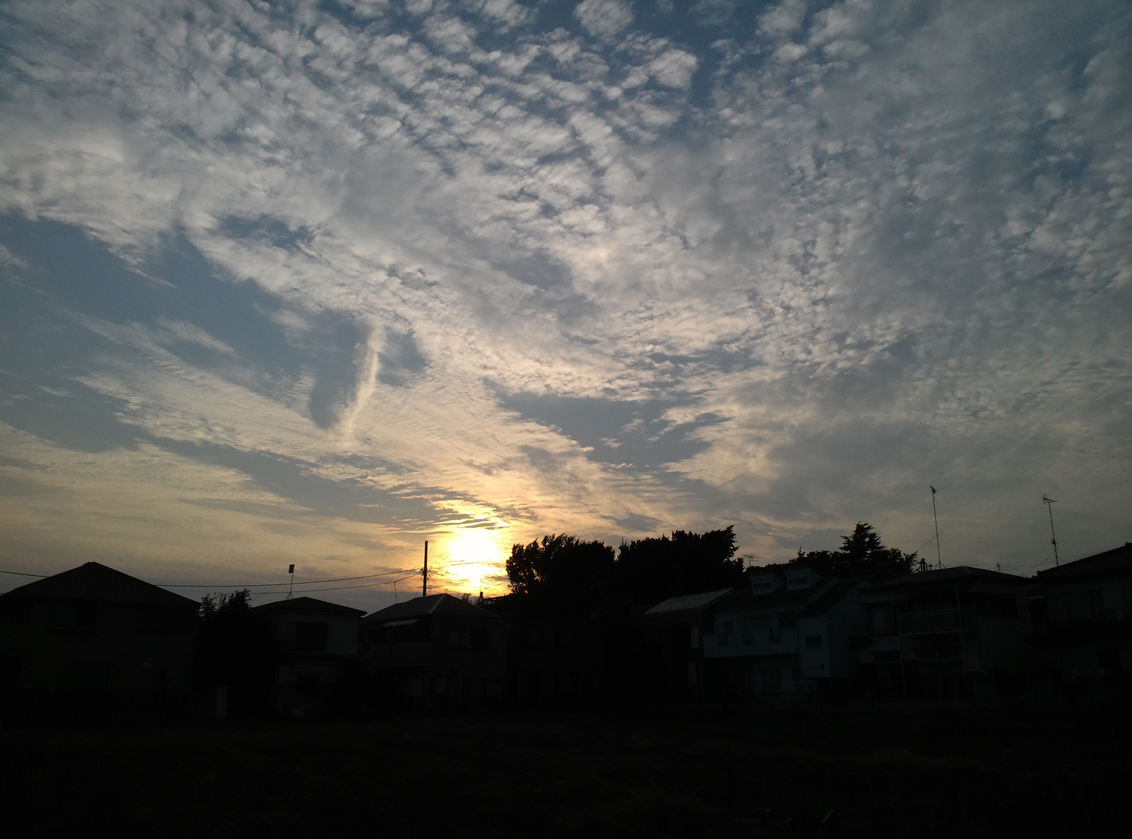 夕〜焼け、こやけ